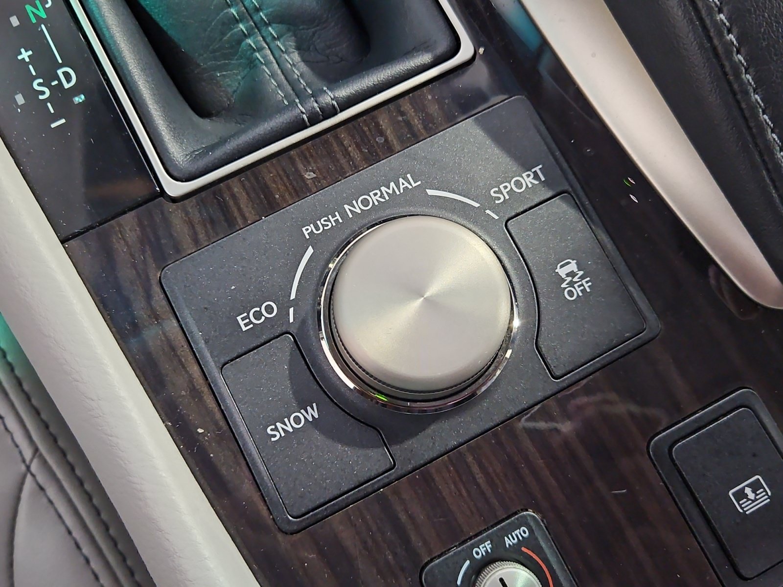 Used 2014 Lexus LS 460 w/ Comfort Package RWD image 28