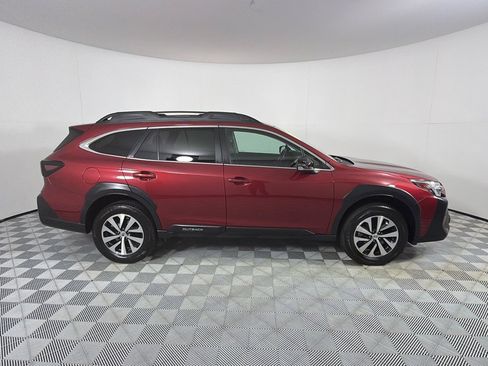 Used 2023 Subaru Outback Premium AWD/4WD image 4