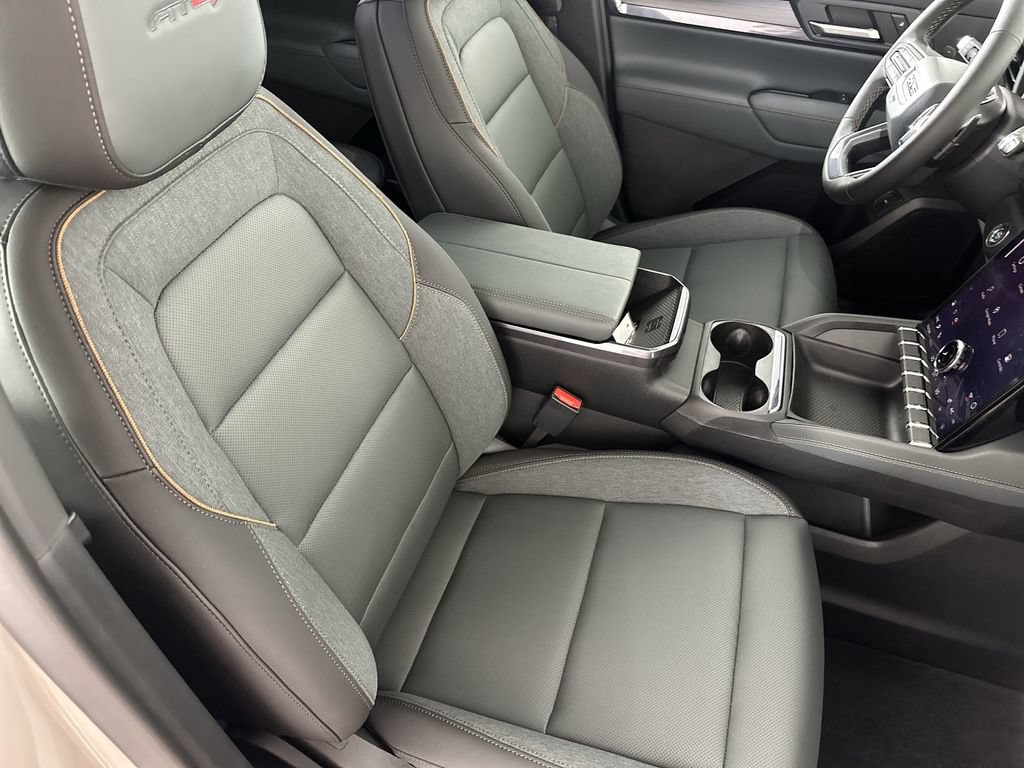 New 2027 GMC Terrain AT4 w/ LPO, Black Badging Package AWD/4WD image 29