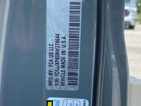Used 2022 Jeep Wrangler Unlimited Sahara w/ Cold Weather Group AWD/4WD image 32
