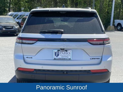 Used 2025 Jeep Grand Cherokee Limited w/ Luxury Tech Group II image 8