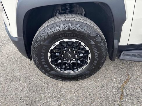 New 2026 Chevrolet Silverado EV Trail Boss w/ Premium Package image 11