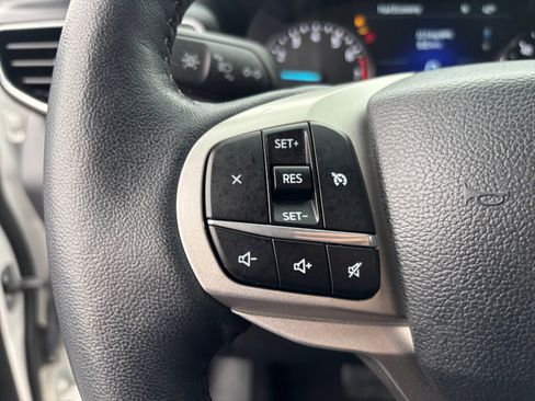 Used 2024 Ford Explorer XLT w/ Equipment Group 202A image 14