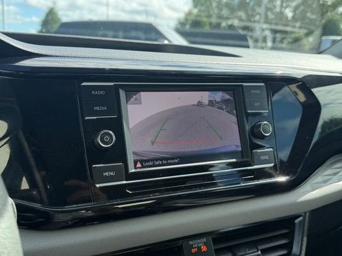 Certified 2022 Volkswagen Taos S image 9