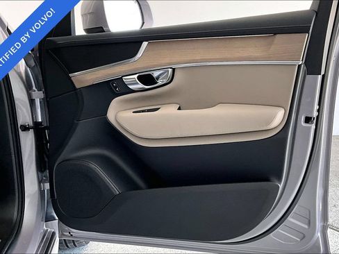 Certified 2026 Volvo XC90 B5 Plus w/ Protection Package Premier AWD/4WD image 24