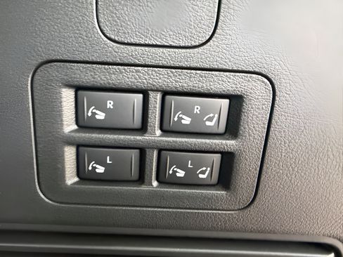 Used 2026 Nissan Armada SL w/ Captain's Chari Seat Package AWD/4WD image 13