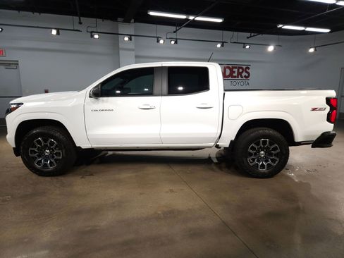 Used 2025 Chevrolet Colorado Z71 AWD/4WD image 4