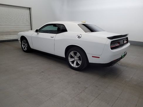 Used 2016 Dodge Challenger SXT RWD image 3