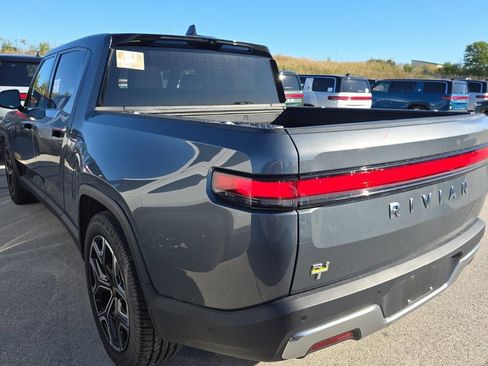 Used 2022 Rivian R1T Adventure image 6