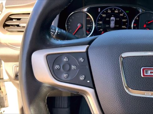 Used 2021 GMC Acadia Denali image 22