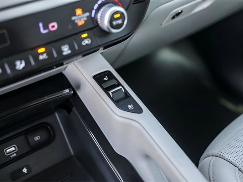 Used 2020 Kia Telluride SX w/ SX Prestige Package image 20