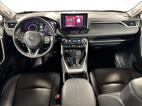 Used 2019 Toyota RAV4 XLE Premium w/ Cold Weather Package FWD image 4