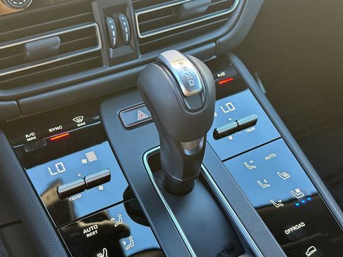 New 2026 Porsche Macan S image 23