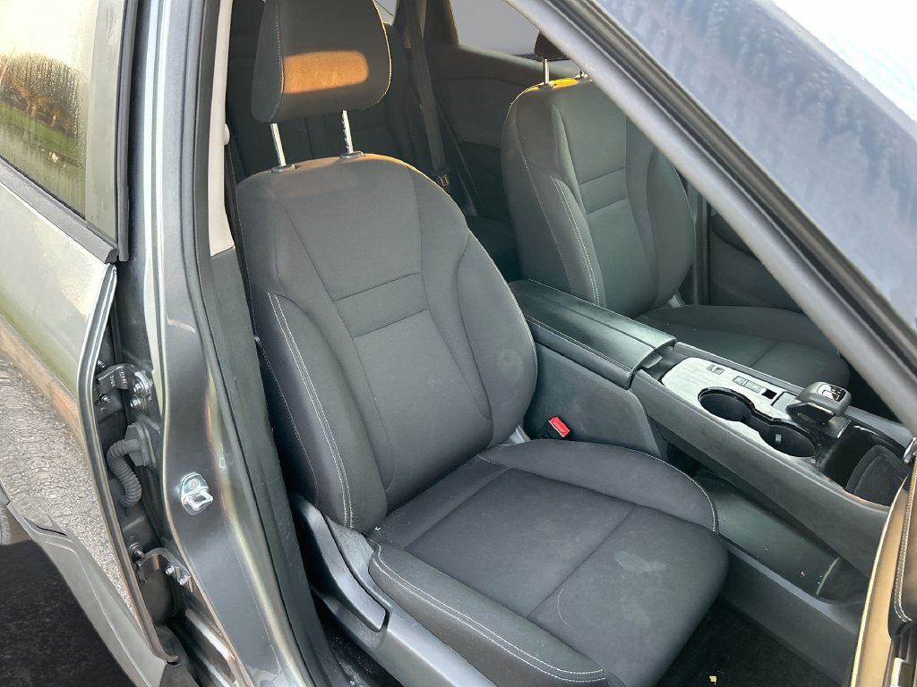 Used 2023 Nissan Rogue S FWD image 30