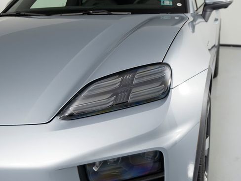 New 2026 Porsche Macan 4 Electric AWD/4WD image 39