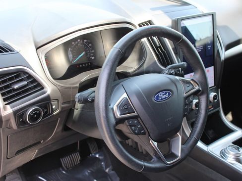 Used 2024 Ford Edge SEL AWD/4WD image 10