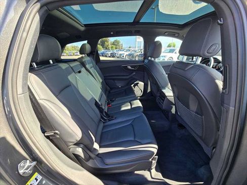 Certified 2025 Audi Q7 2.0T Premium w/ Convenience Plus Package AWD/4WD image 12