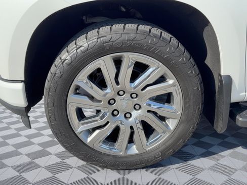 Certified 2019 Chevrolet Silverado 1500 High Country w/ High Country Premium Package AWD/4WD image 13