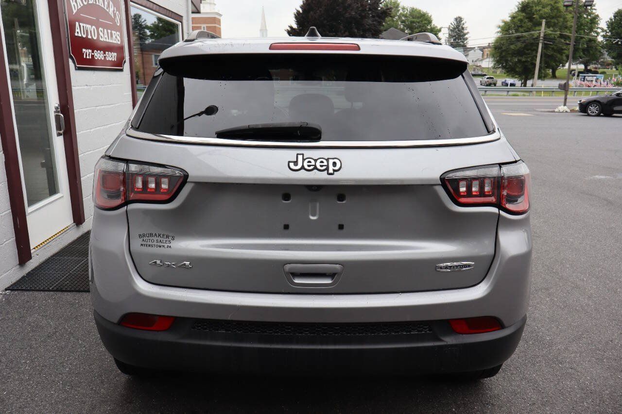 Used 2020 Jeep Compass Latitude w/ Popular Equipment Group AWD/4WD image 3