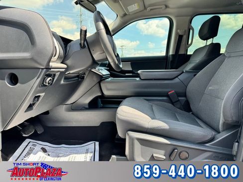 Used 2025 Ford Expedition Active AWD/4WD image 29