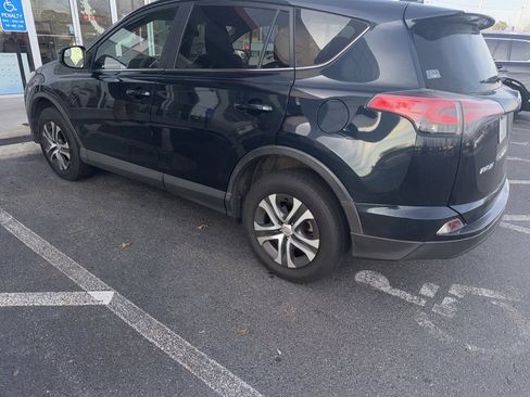 Used 2017 Toyota RAV4 LE image 2