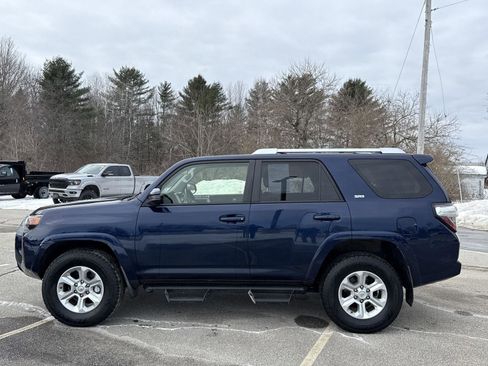 Used 2018 Toyota 4Runner SR5 image 3