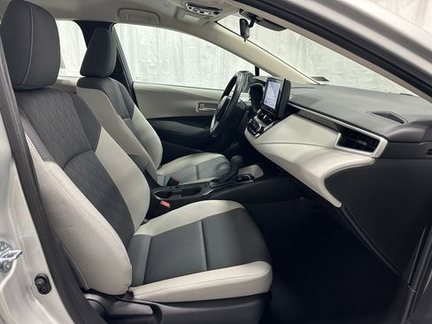 Used 2025 Toyota Corolla LE image 58