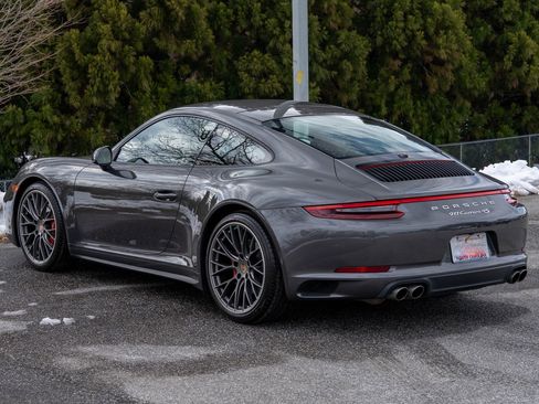 Certified 2019 Porsche 911 Carrera 4S image 3