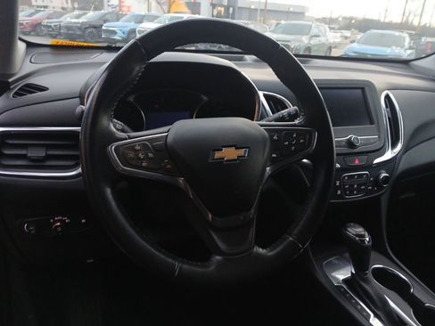 Used 2020 Chevrolet Equinox LT image 16