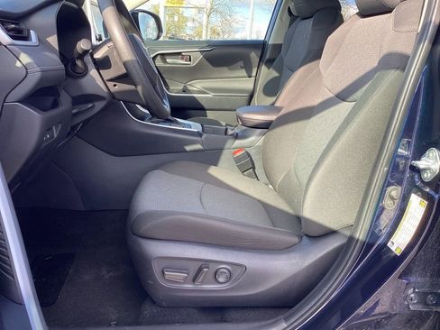 Used 2025 Toyota RAV4 XLE image 13