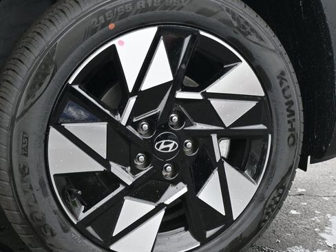 Certified 2025 Hyundai Kona SEL AWD/4WD image 10