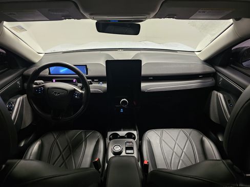 Used 2024 Ford Mustang Mach-E Select image 17