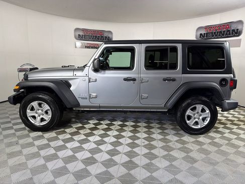 Used 2021 Jeep Wrangler Unlimited Sport AWD/4WD image 6