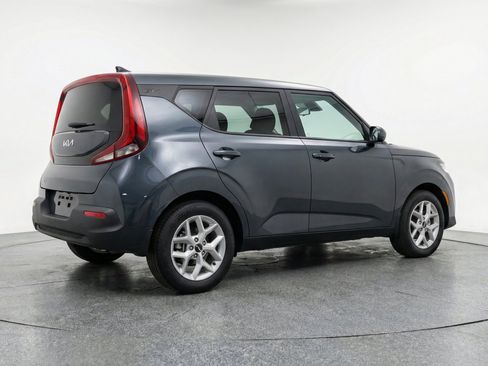 Used 2025 Kia Soul LX w/ LX Technology Package FWD image 9