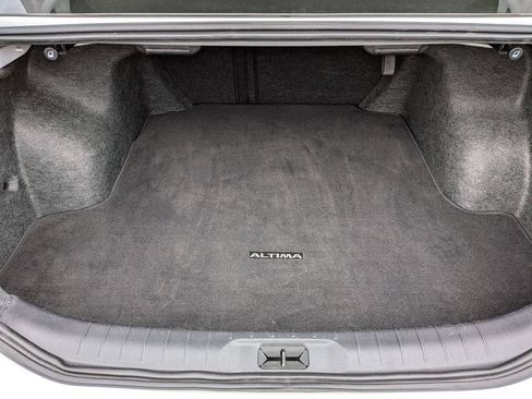 Used 2025 Nissan Altima 2.5 SV FWD image 28