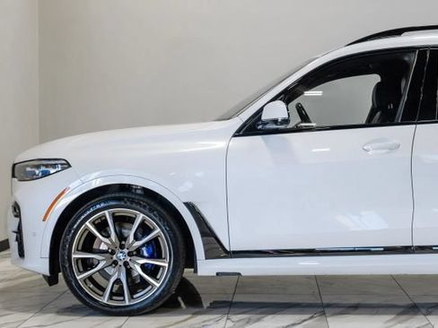 Used 2021 BMW X7 M50i w/ Dynamic Handling Package AWD/4WD image 18