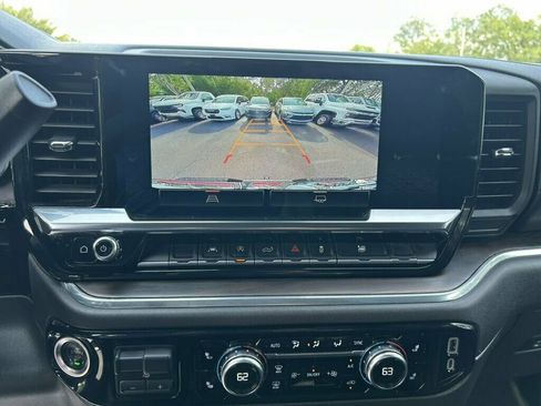 Used 2025 GMC Sierra 1500 SLT AWD/4WD image 6