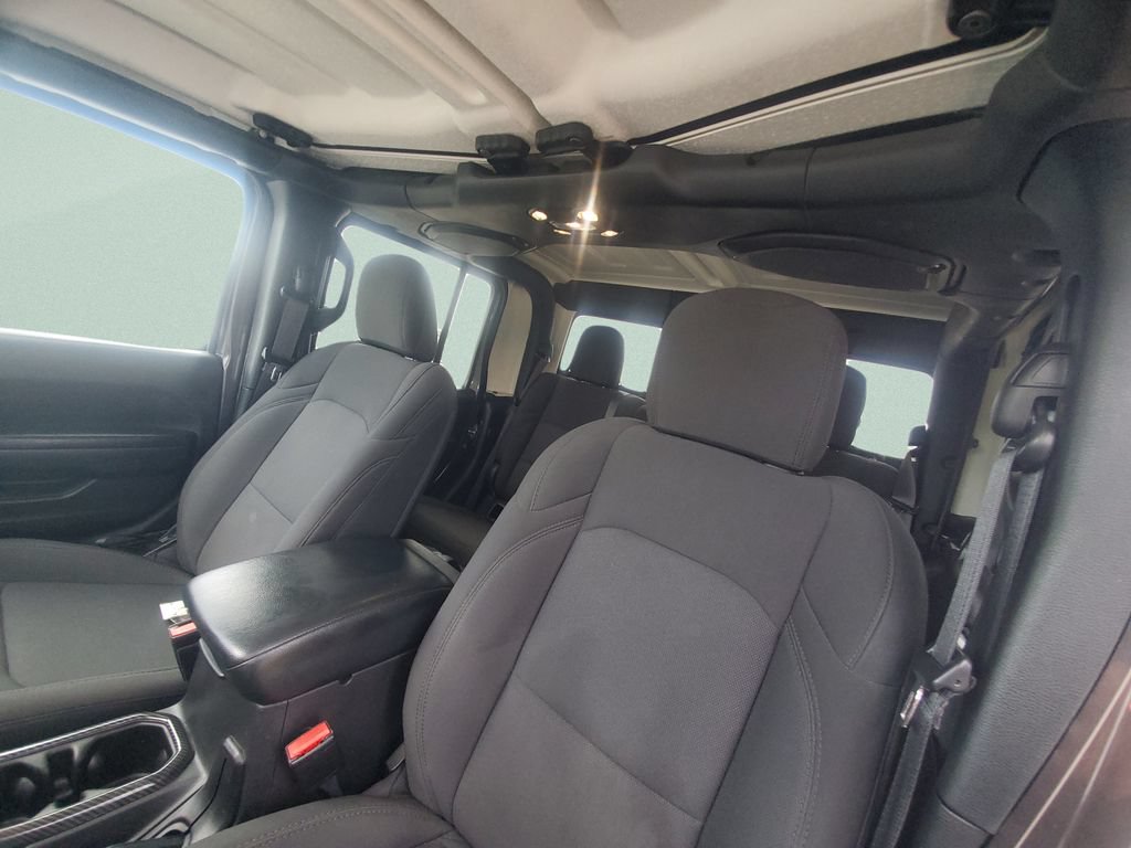 Used 2023 Jeep Gladiator Sport AWD/4WD image 17