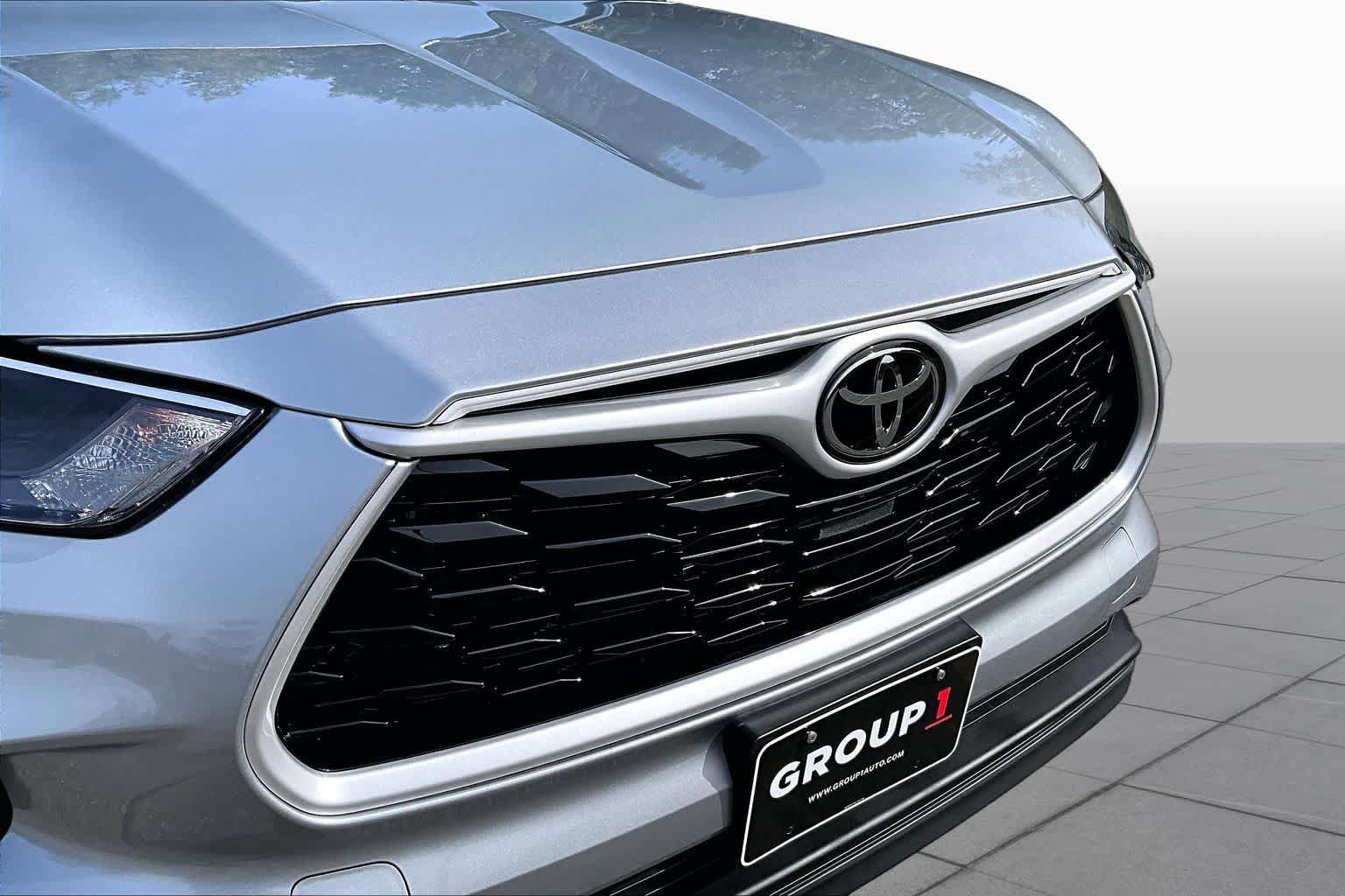 Used 2023 Toyota Highlander L FWD image 31