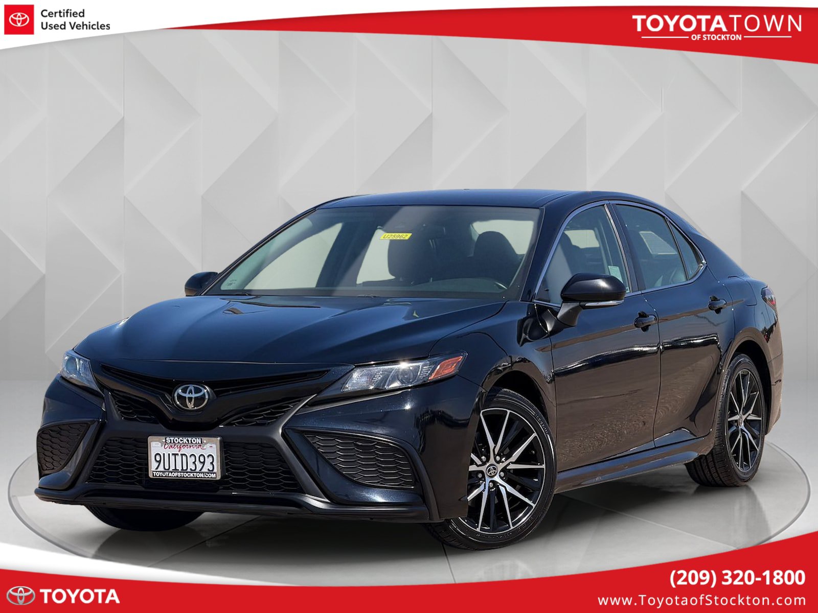 Certified 2023 Toyota Camry SE FWD image 1