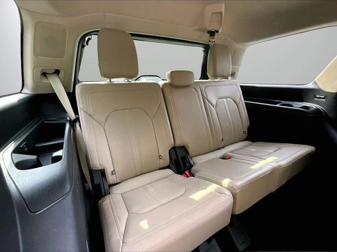 Used 2024 Ford Expedition Limited AWD/4WD image 26
