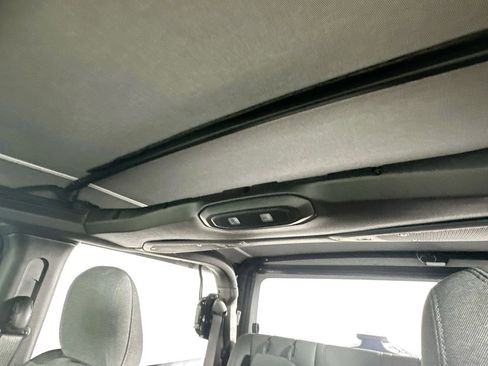 Used 2025 Jeep Wrangler Sport image 21