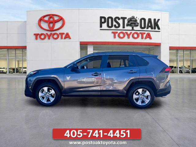 Used 2025 Toyota RAV4 LE AWD/4WD image 2