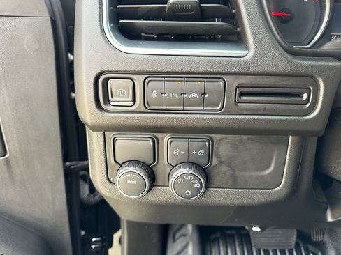 Used 2023 Chevrolet Tahoe 2WD w/ 1FL Safety Package image 18