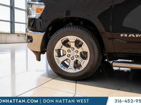 Used 2022 RAM 1500 Big Horn AWD/4WD image 35
