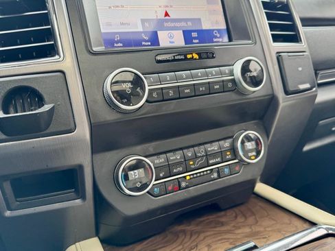 Used 2020 Ford Expedition Platinum image 44