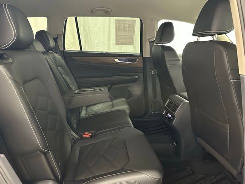 Used 2025 Volkswagen Atlas SE image 57