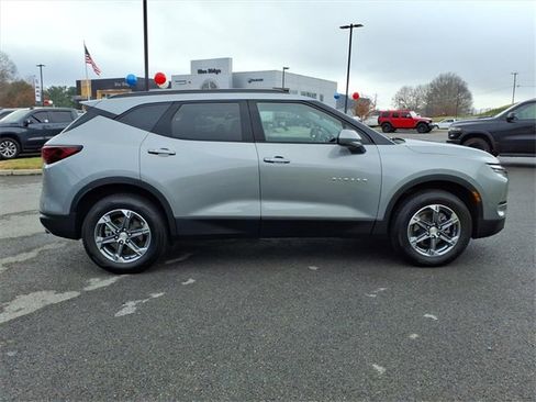 Used 2023 Chevrolet Blazer LT w/ Convenience Package image 3