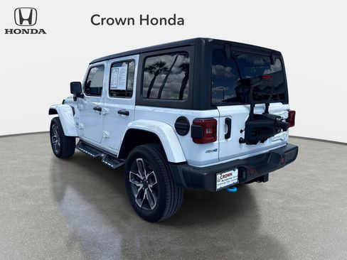 Used 2023 Jeep Wrangler Unlimited Sahara AWD/4WD image 3