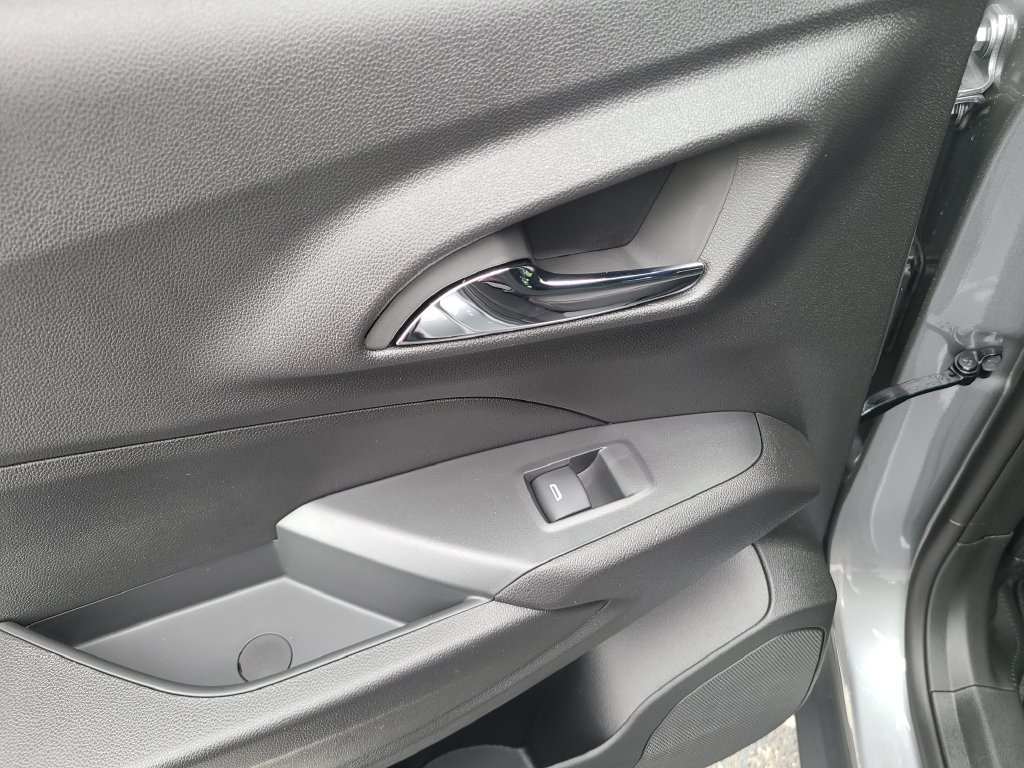 New 2026 Chevrolet Trax RS w/ Driver Confidence Package FWD image 17